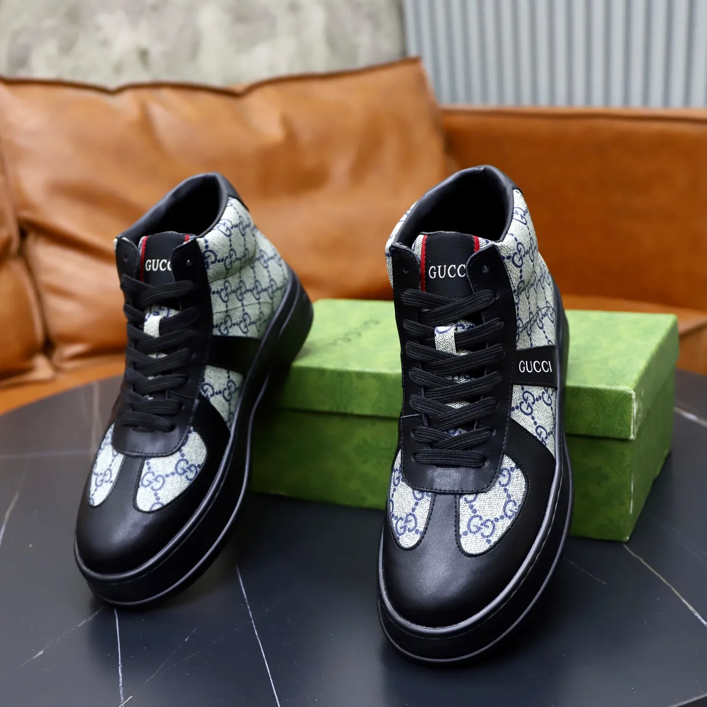 Ex-factory price: 442💰🙅‍♂️🙅‍♂️🙅‍♂️ Brand: GUCCI Standard code: 38-44 (45 customized) Grade: Same as the official website Material: Original cowhide material spliced with brand cloth Comfortable and breathable lining Lightweight and wear-resistant sports outsole Style category: Men's fashionable casual shoes Running sports shoes Distinguished luxury brand elements Top luxury color: actual picture color